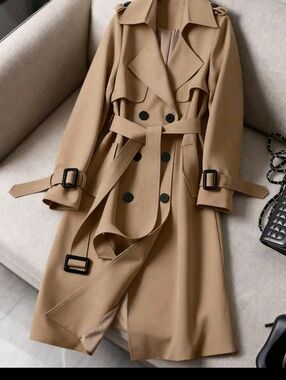 Classic Double-Breasted Trench Coat in Camel